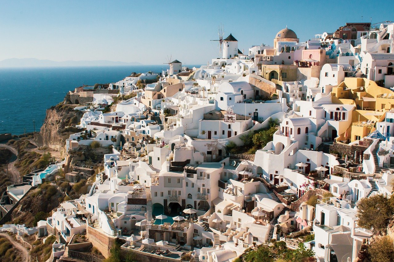 santorini-g8b5fb0f5a_1280.jpg