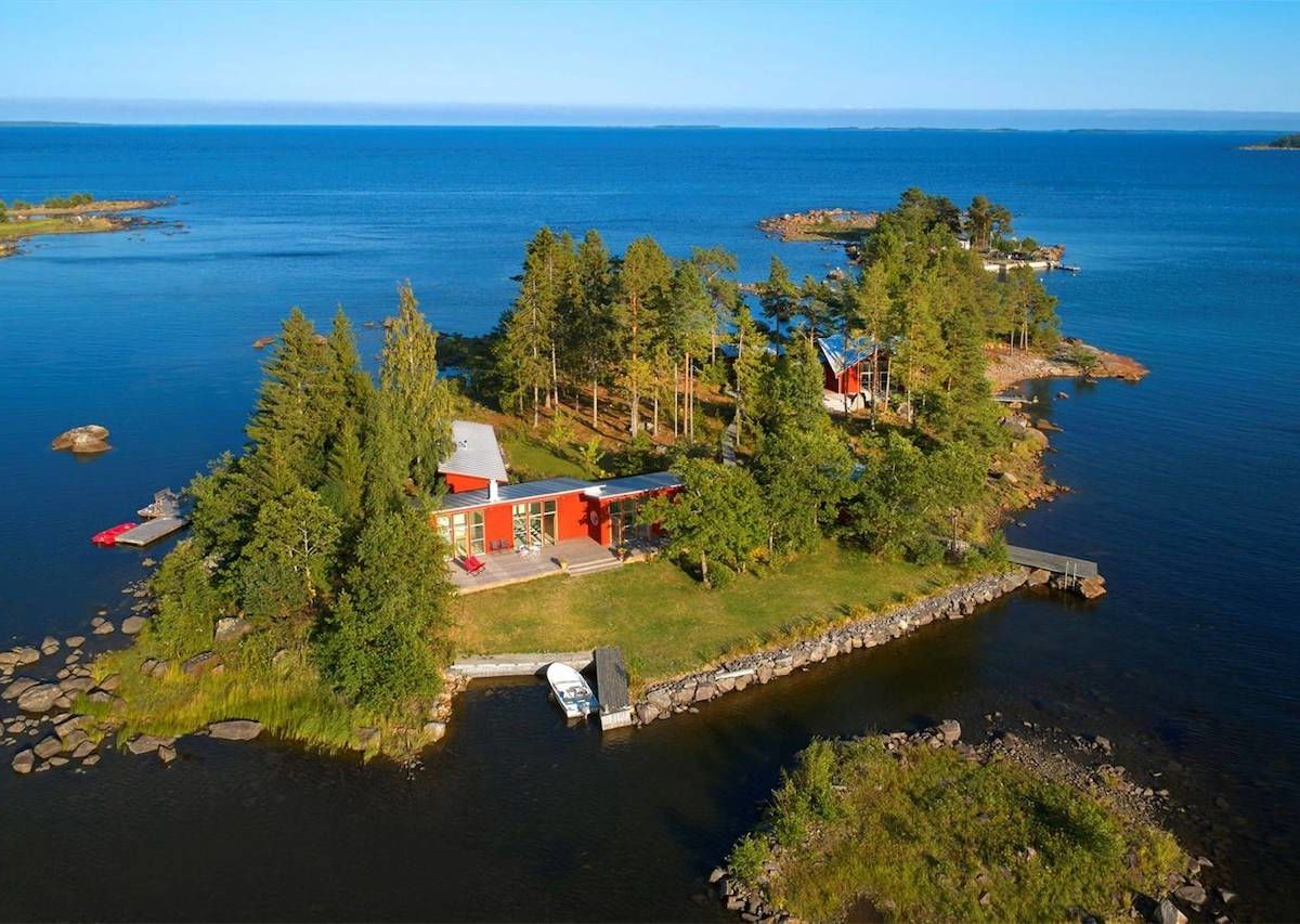 House-for-sale-in-Sweden-1200x853.jpg
