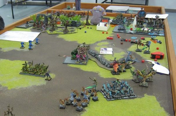 corecompalternatevsdemonsLategame.jpg corecompalternatevsdemonsLategame.jpg