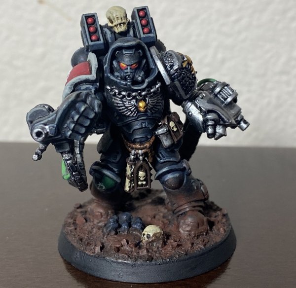 warden20211005_deathwatch_aggressor carmine blades 08.jpg