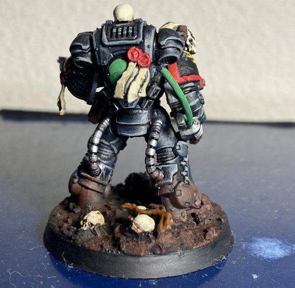 warden20211029_deathwatch_heavy intercessor sergeant blood angel 04.jpg