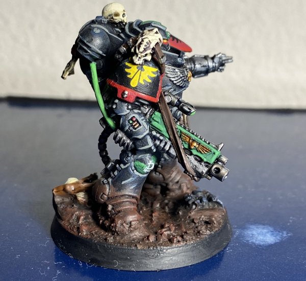 warden20211029_deathwatch_heavy intercessor sergeant blood angel 05.jpg