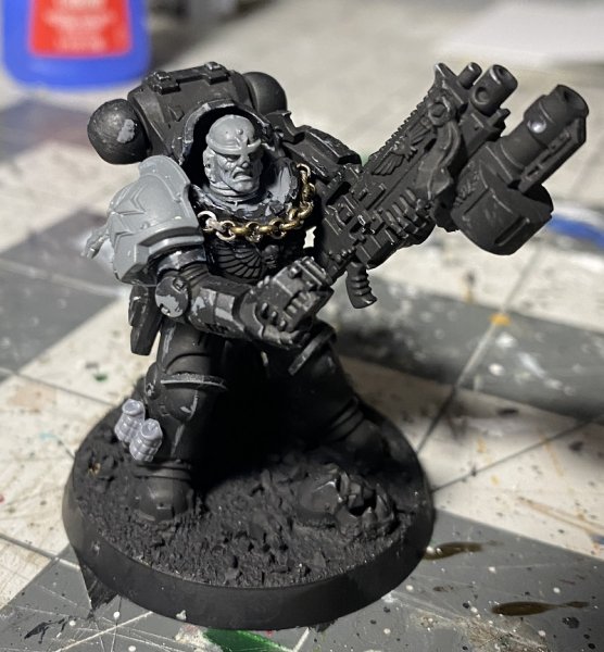 warden20211127_heavy intercessor black templar assembly.jpg