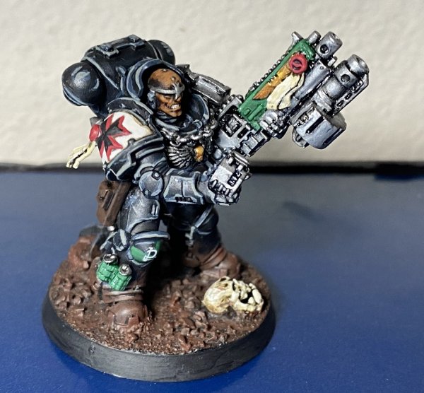 warden20211204_heavy intercessor black templar 2.jpg