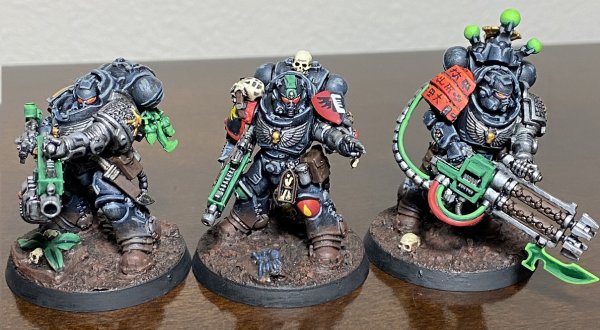 warden20211204_heavy intercessors squad helmets.jpg