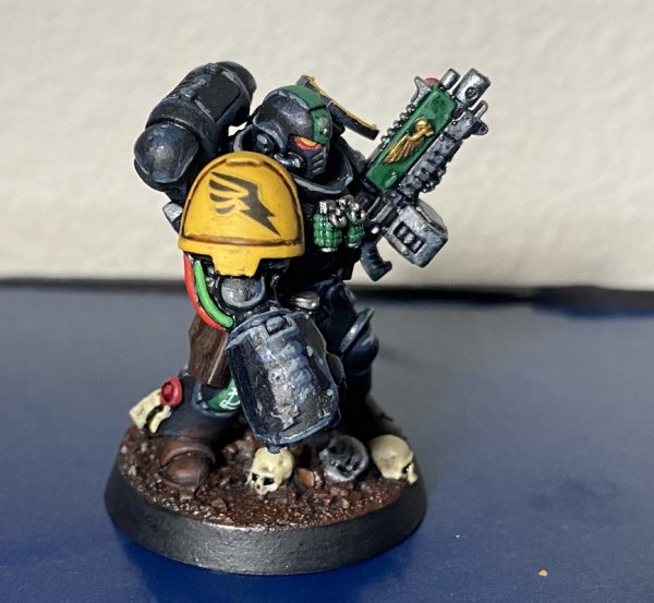 warden20220109_intercessor sergeant_marine malevolent powerfist 3.jpg