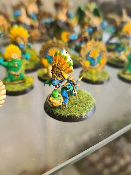 Skink with ball.jpg Skink with ball.jpg