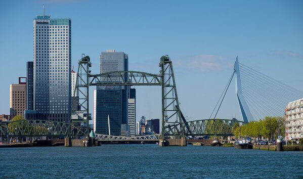 rotterdam-4152386_960_720.jpg