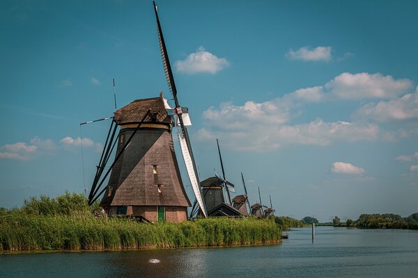 kinderdijk-7162861_960_720.jpg