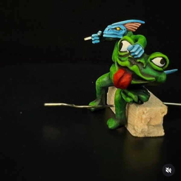 skink frog mascot smoke break 2.jpg