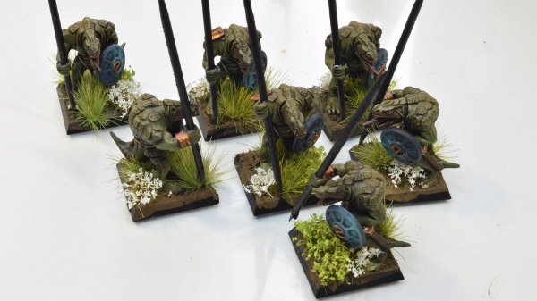 How to Paint EPIC Miniature Jungle Bases with Jose Davinci – Epic Basing