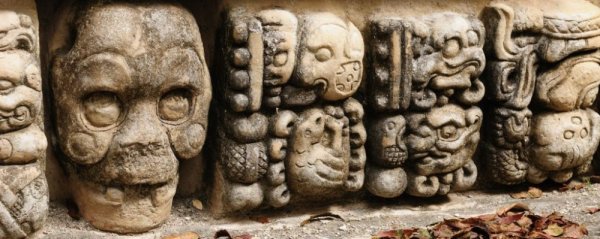 Copan-Ruinas-Honduras-©-Rafał-Cichawa-Dreamstime-29453483-e1459883171985-1000x399.jpg