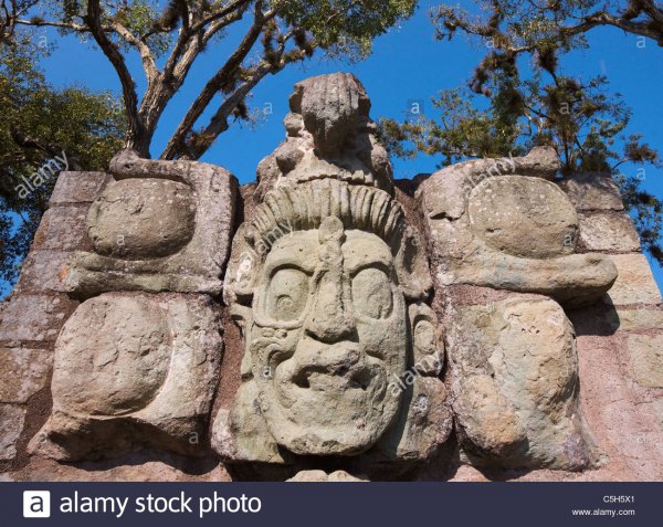 jaguar-stairs-sun-god-statue-copan-ruins-honduras-world-heritage-central-C5H5X1.jpg