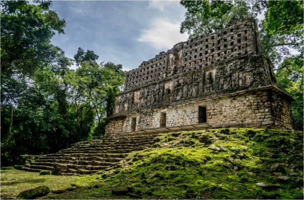 Yaxchillan Ruins.jpg