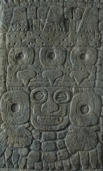 stela-31-tlaloc-shield.jpg