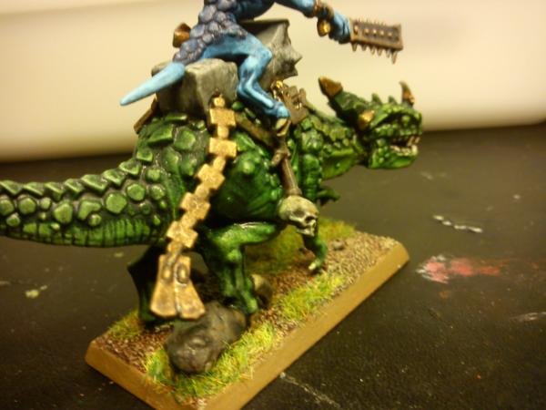 166244_sm-Lizardmen,%20Skink%20on%20Horned%20One.jpg