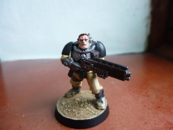 Space Marine Scouts Adeptus Astartes Raven Guard Shotgun 3.JPG