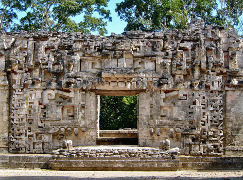 X0674-Chicanna-Structure-II-House-of-the-Serpent-Mouth-500x370.jpg