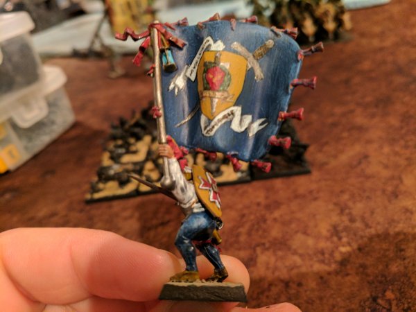 Empire Swordsmen Standard Bearer 02.jpg