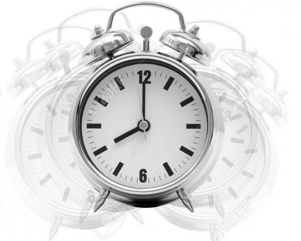 8533900-A-hand-breaking-an-alarm-clock-Stock-Photo-ringing.jpg