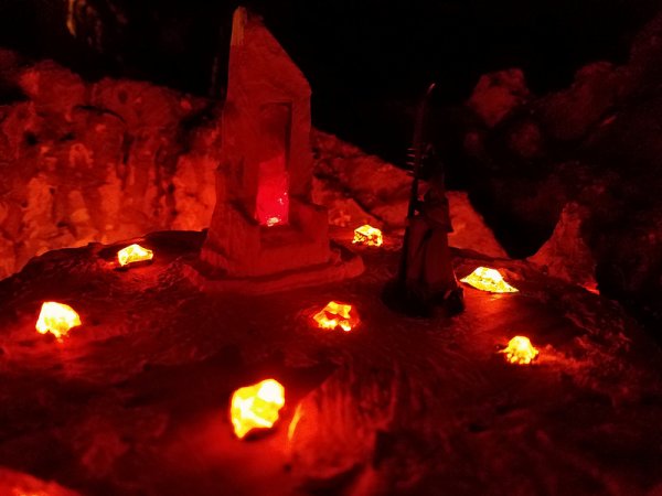 SethDrallitoc_demons throne.jpg SethDrallitoc_demons throne.jpg