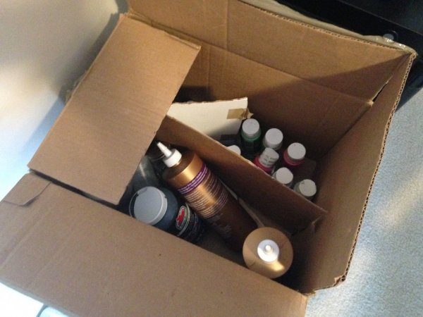 warden201803_wargame table 18_old paint box.jpg