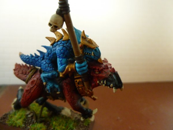 Saurus Cold One Knight Cavalry Standard Bearer Body Side.JPG