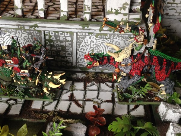 warden201805_carnosaur and stegadon.jpg warden201805_carnosaur and stegadon.jpg