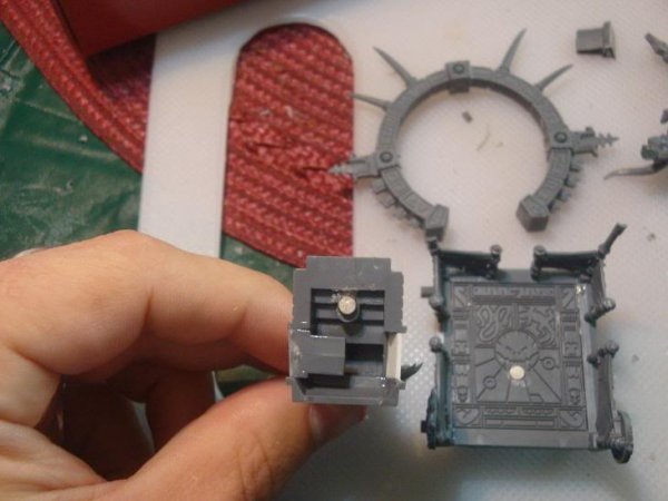 thronemagnet.jpg thronemagnet.jpg