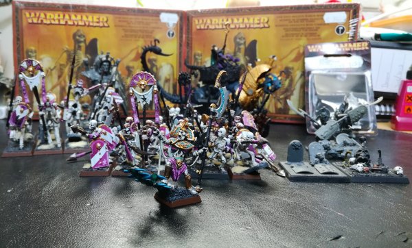 Tomb King on foot.jpg Tomb King on foot.jpg