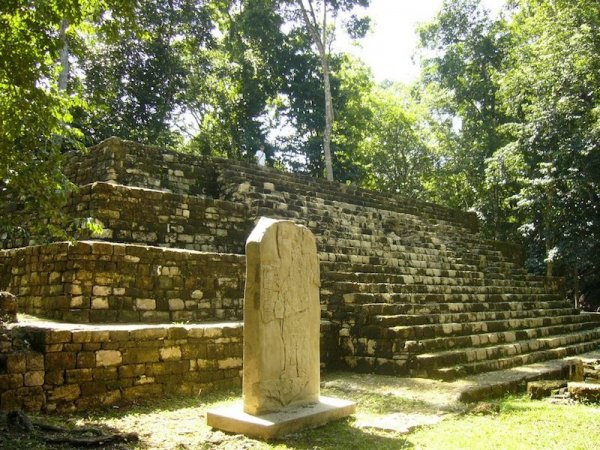 el-baúl-hilltop-site-santa-lucía-cotzumalguapa-3.jpg