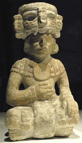 temple of teh warriors chichen itza.jpg