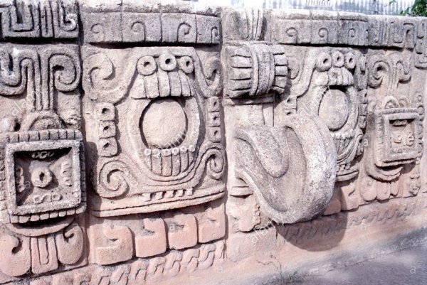 mayan-stone-carving-of-the-god-chac-mool-uxmal-mexico-A3M754.jpg