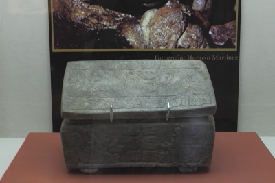 Caja de piedra Hun Nal Ye, Cueva Hun Nal Ye, Clásico Temprano 250-600 6.jpg