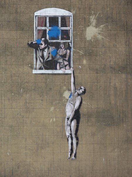 Hung-Lover-mural-Bristol-England-Banksy-vandals.jpg