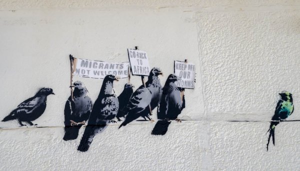 shu-EDITORIAL-Banksy-Moniker-art-fair-262967021-photogeoff-1440x823.jpg