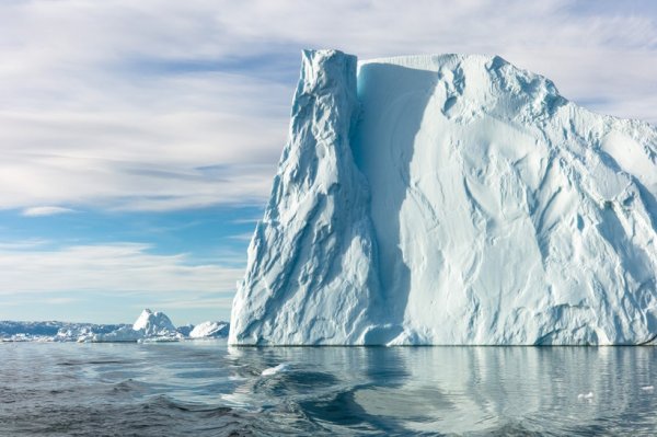 Disko-Bay-Greenland_GettyImages-975897188.jpg