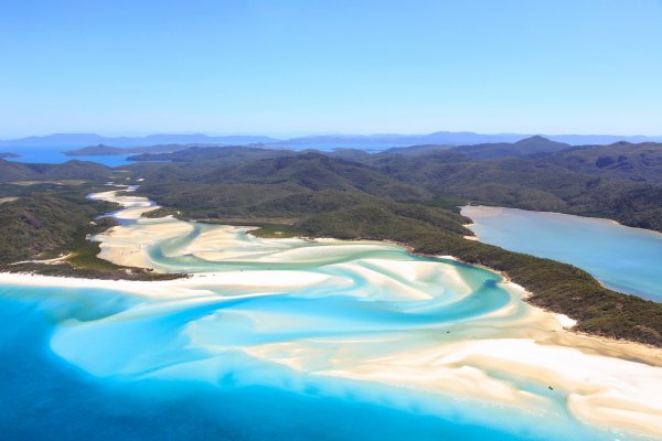 Whitehaven-Beach-Whitsunday-Islands-Australia_GettyImages-625783422.jpg