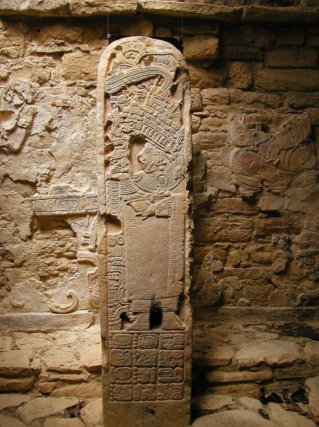 800px-Yaxchilan_Stela_35.jpg