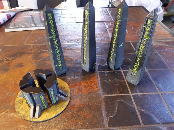 Obelischi necrons.jpg Obelischi necrons.jpg
