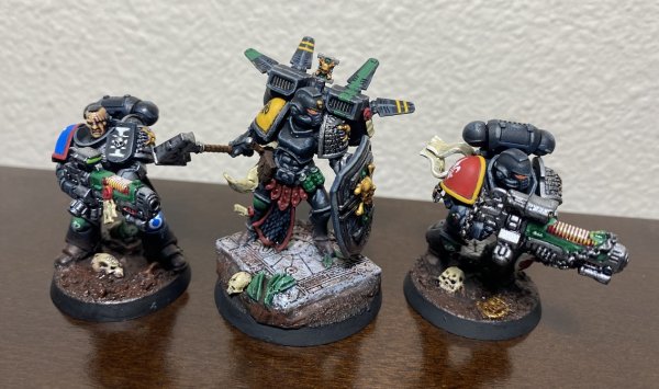 warden20210821_deathwatch_yellowjackets captain 08 size comparison.jpg