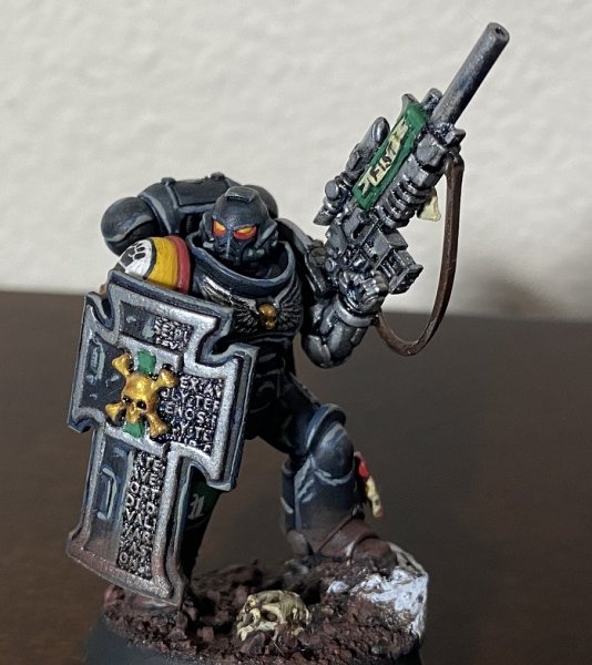 warden20210921_deathwatch imperial fist 01.jpg