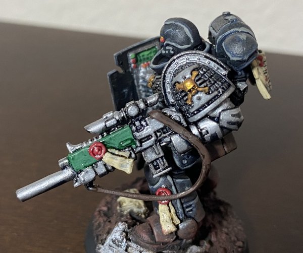 warden20210921_deathwatch imperial fist 03.jpg